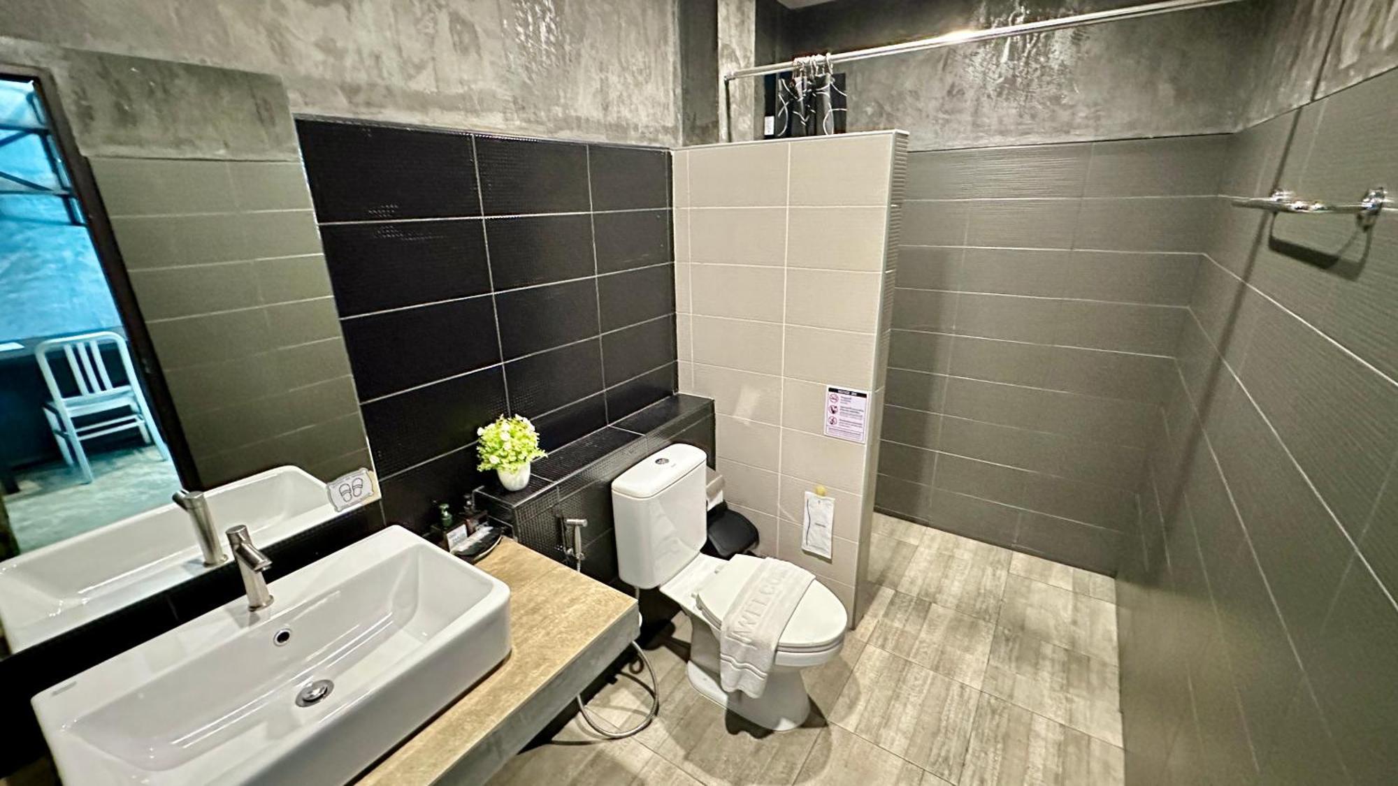 Norn Nee Nor Hostel Chiang Mai Ngoại thất bức ảnh